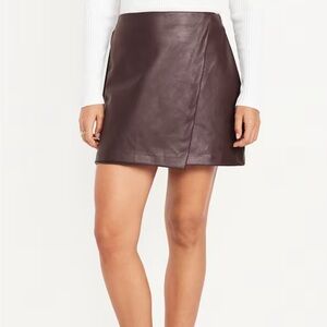 Old Navy High waisted faux leather mini skirt. Size large. Color Boxwood